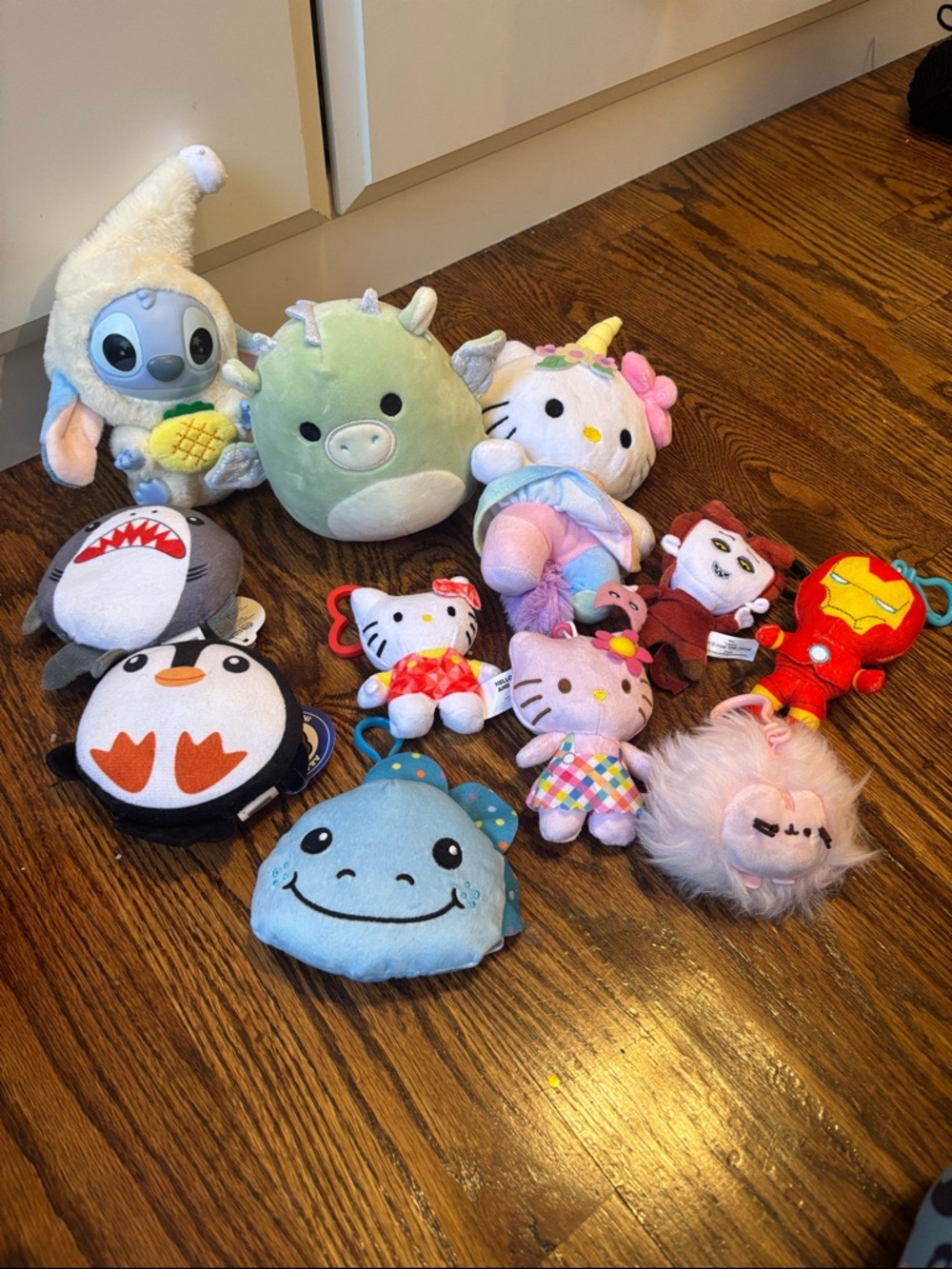 Bundle of mini-small plushies (Hello kitty, Stitch, Marvel, Squishmellow,etc)